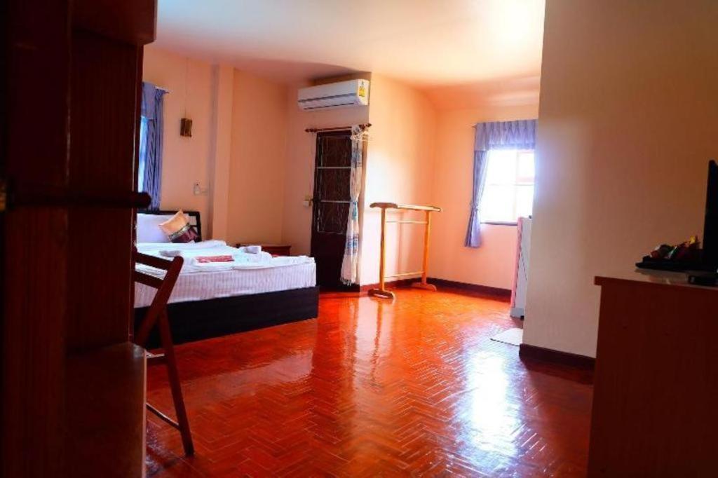 Oyo 769 Ban Thassanee Hotel Csiangmaj Kültér fotó