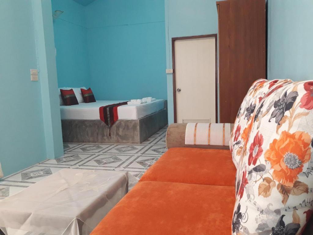 Oyo 769 Ban Thassanee Hotel Csiangmaj Kültér fotó